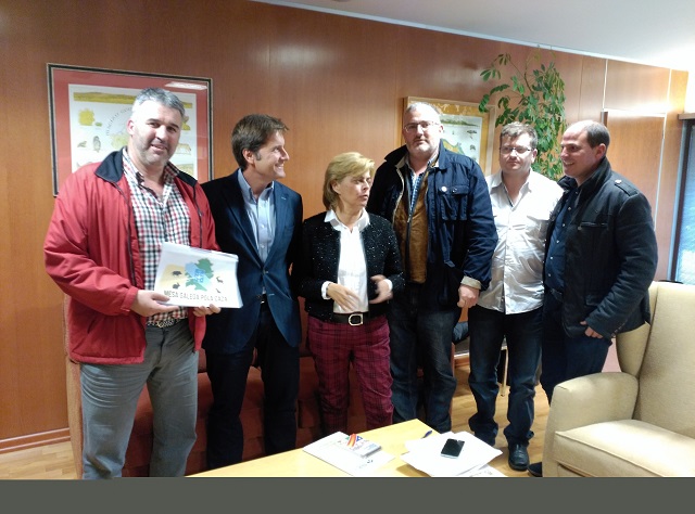 Representantes de la Mesa Gallega por la Caza con la Directora General de Conservación de la Naturaleza de la Xunta de Galicia.