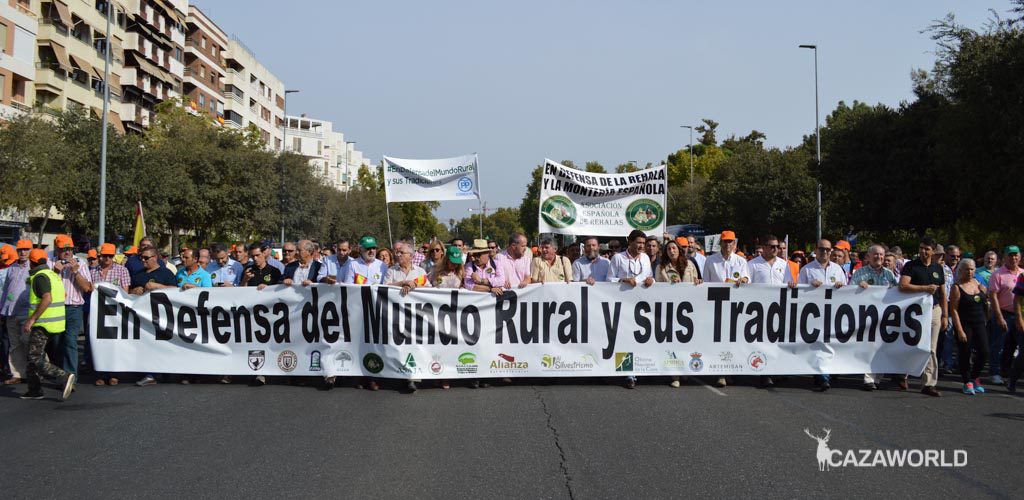 La cabeza de la manifestación de Córdoba: "En defensa del mundo rural y sus tradiciones"