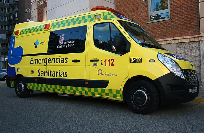Ambulancia del Servicio de Emergencias Sanitarias de Castilla y León / Sacyl