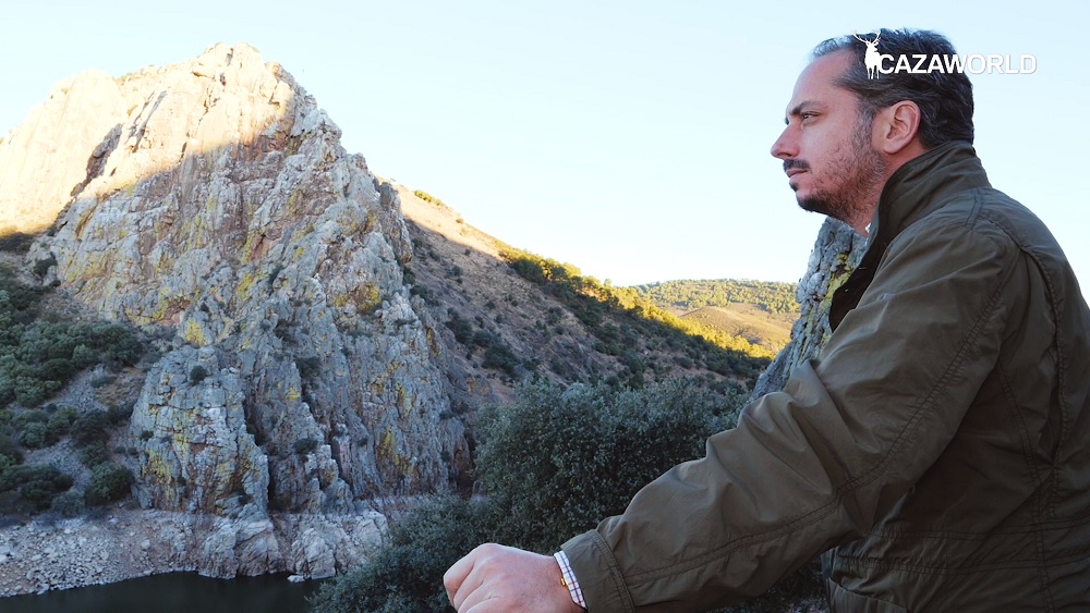 Jose María Gallardo relexionando sobre la prohibición de cazar en Parques Nacionales.